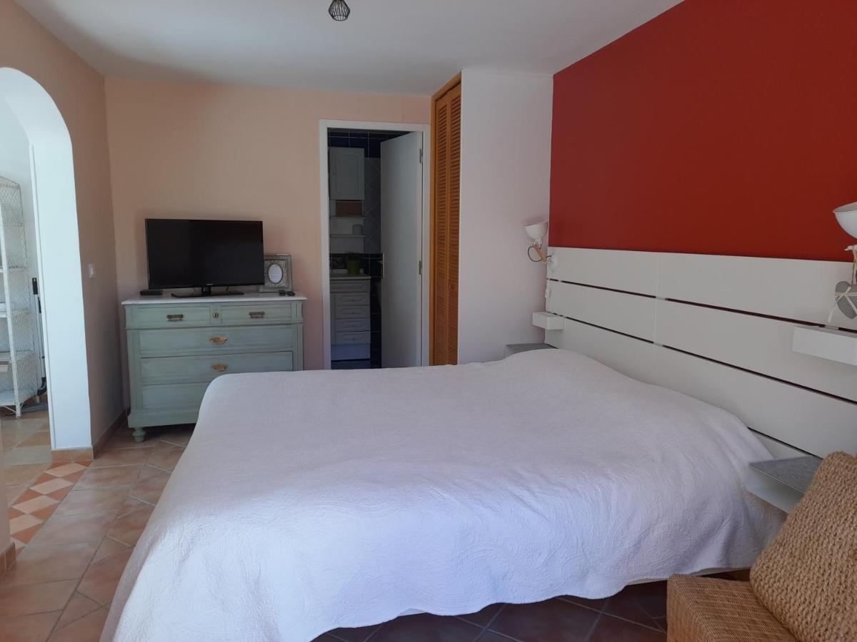 Gite Provencal Independant Avec Piscine Chauffee : Le Suy Bien 弗莱约斯克 外观 照片